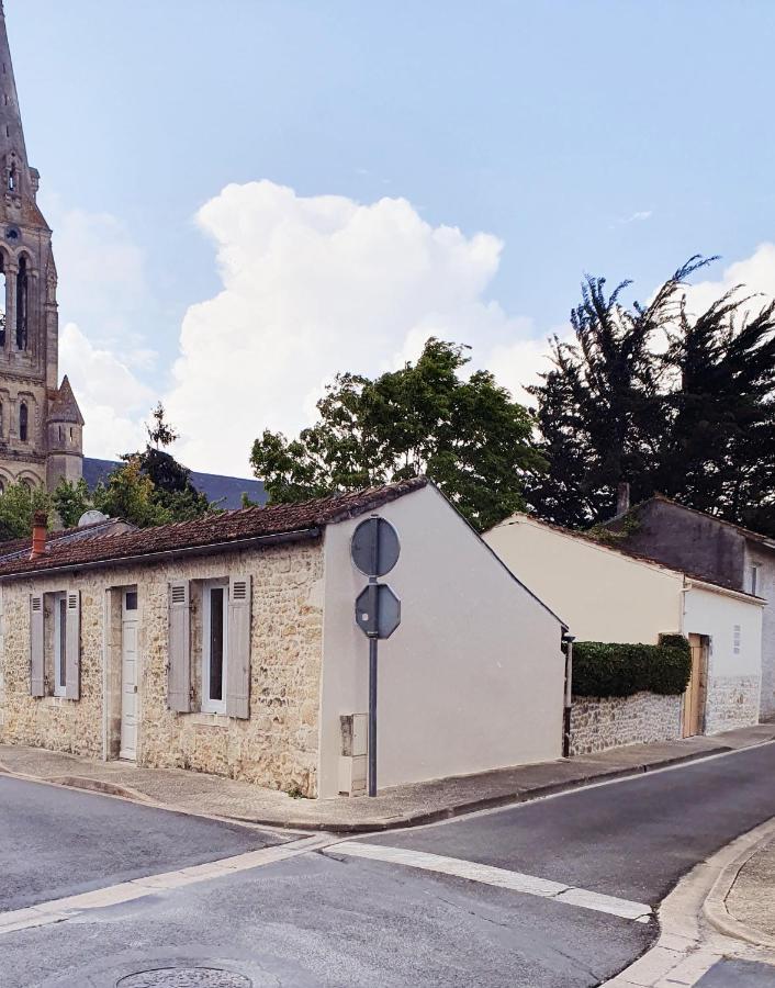 La Maison De Jeanne Lesparre-Médoc Eksteriør billede